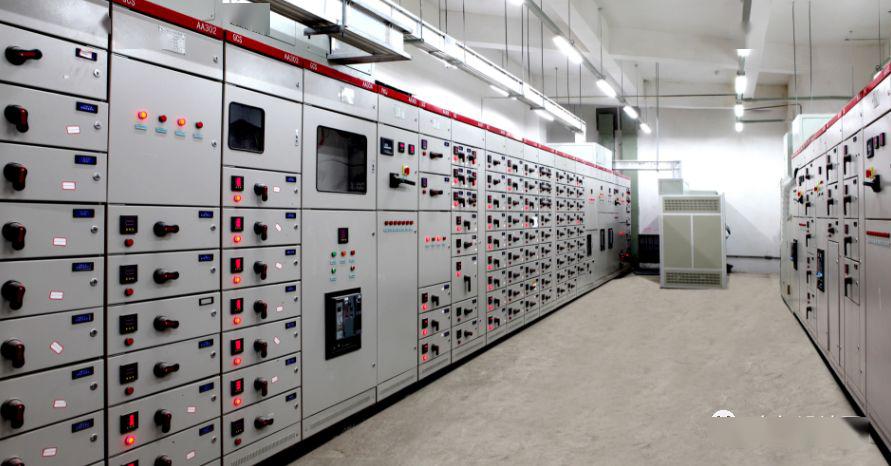 配電室中有哪些類型的低壓配電柜電壓？配電柜主要內(nèi)部組件是什么？