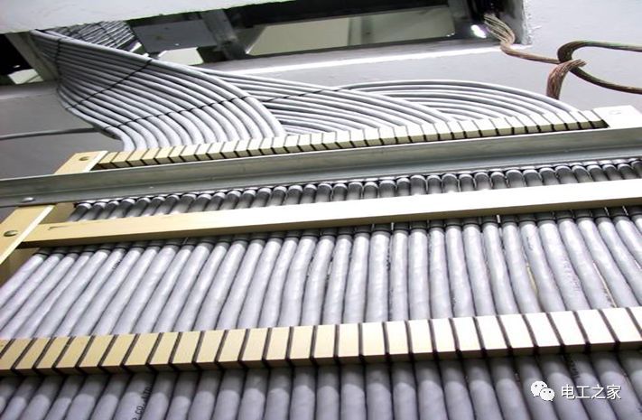 一條完成開關(guān)柜安裝，電纜橋架施工，電纜敷設(shè)及布線施工，照明配電箱施工