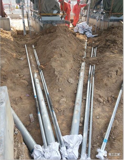 一條完成開關(guān)柜安裝，電纜橋架施工，電纜敷設(shè)及布線施工，照明配電箱施工