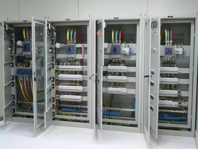 你認(rèn)為配電箱系統(tǒng)圖怎么樣？圖片中的符號(hào)是什么意思？