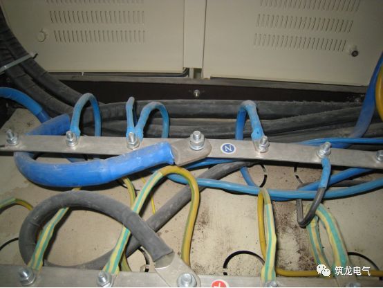 《建筑電氣工程施工質(zhì)量驗收規(guī)范》GB50303-2015 配電箱(機柜)安裝詳細(xì)說明！