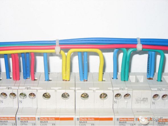 《建筑電氣工程施工質(zhì)量驗收規(guī)范》GB50303-2015 配電箱(機柜)安裝詳細(xì)說明！