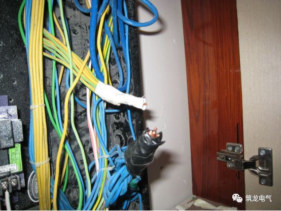 《建筑電氣工程施工質(zhì)量驗收規(guī)范》GB50303-2015 配電箱(機柜)安裝詳細(xì)說明！