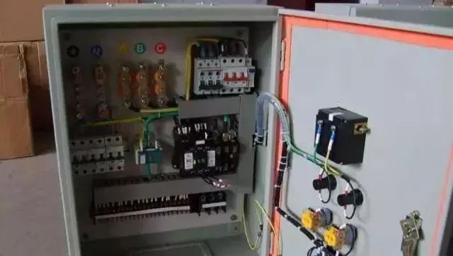 配電箱內(nèi)部結(jié)構(gòu)詳細(xì)分析，誰(shuí)看誰(shuí)懂，學(xué)不求人！