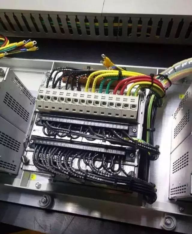 配電箱內(nèi)部結(jié)構(gòu)詳細(xì)分析，誰(shuí)看誰(shuí)懂，學(xué)不求人！