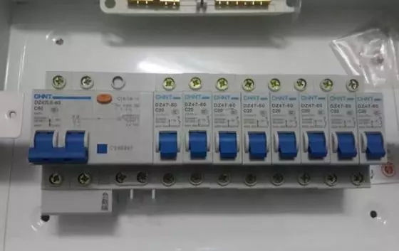 家庭配電箱分配如何合理？這種裝置確保你的家在50年內(nèi)不會(huì)被絆倒。