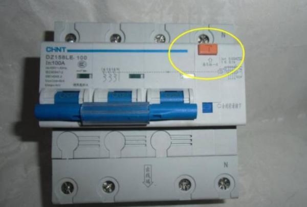 配電箱在此生命安全鍵中，務(wù)必記住每月按一次，事故會(huì)遲到