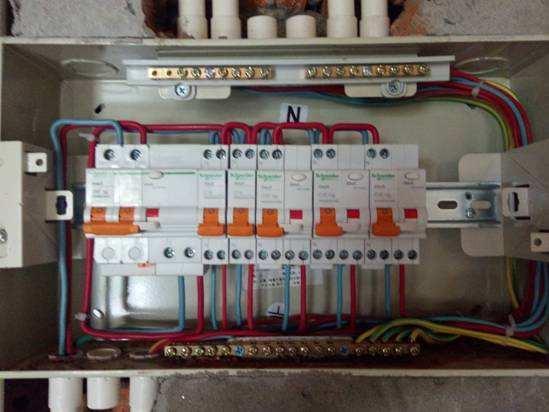 用戶配電箱主開關(guān)是否需要漏電保護(hù)？經(jīng)驗(yàn)總結(jié)告訴你