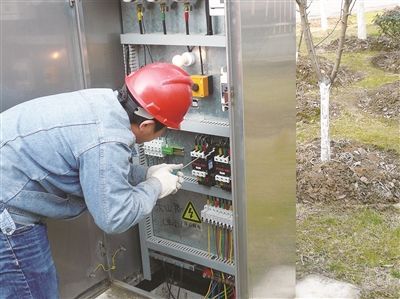 為什么市場(chǎng)上常見(jiàn)的配電箱全金屬板底盤？