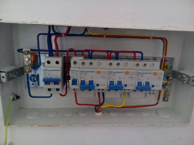 主頁(yè)配電箱 63A或40A，用于總漏電保護(hù)和空氣開(kāi)關(guān)？讀完之后，我完全明白了！